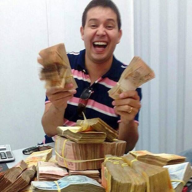 ravesbrs's tweet photo. Sextou e como nois tá 😎🤓😂😂😂 https://t.co/TxFxAIoOGD