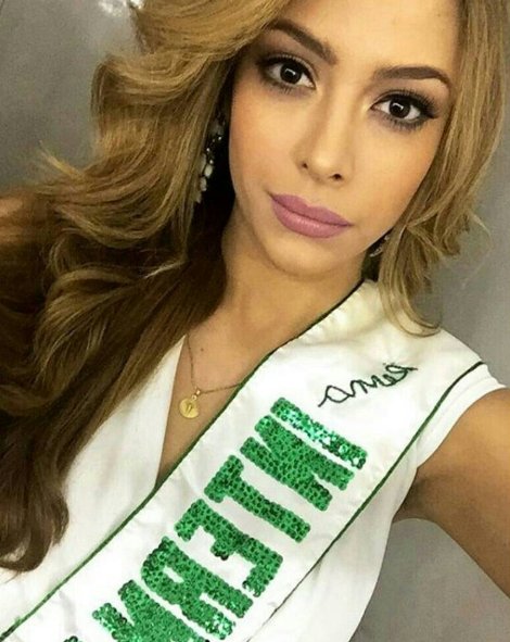 ActualidadDeMis's tweet photo. Nuestra Hermosa 😍#RIC2016 👑 Maydeliana Diaz (@DiazMayde) Ya Esta En #Bolivia🇧🇴🇧🇴 Para Formar Parte Jurado En #ReinaHispanoamericana2016 👑👑 https://t.co/CxL0qi0PTI