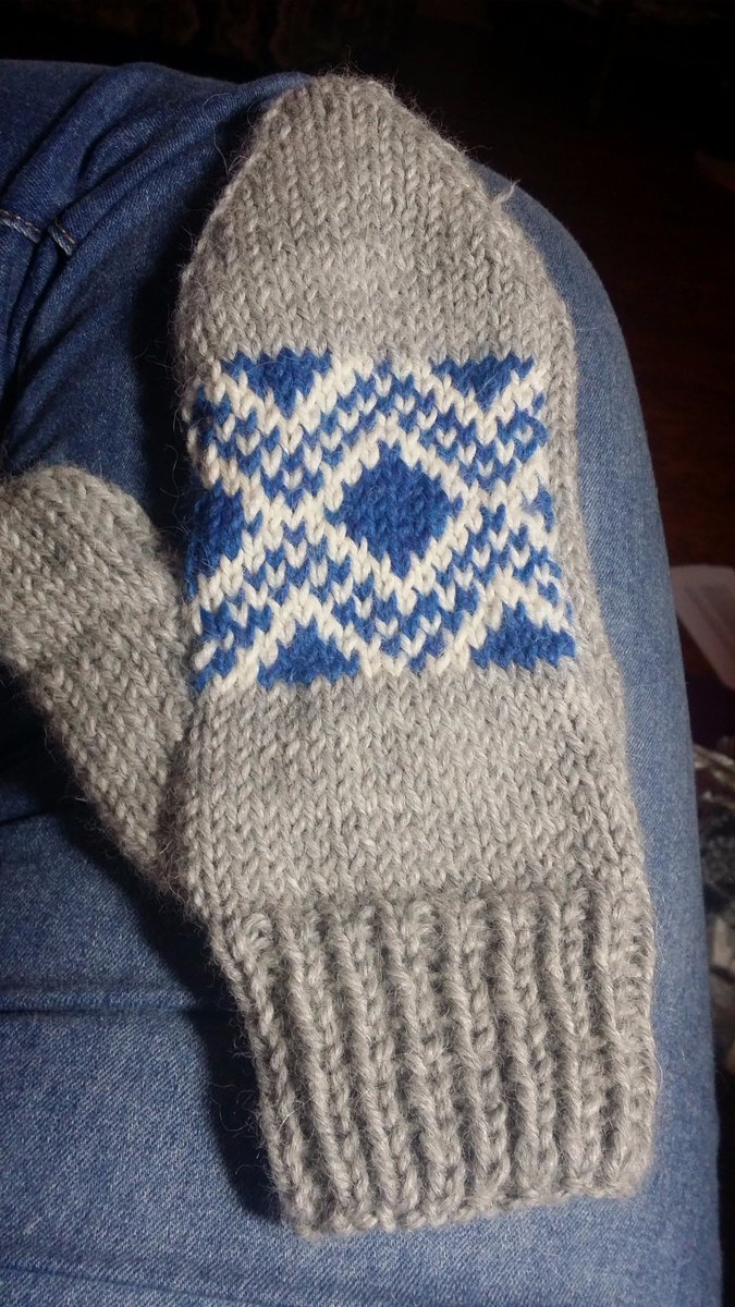 mom44skb's tweet photo. Do you struggle with joining your knit or crochet pieces together? https://t.co/pmTxgMPvNQ #knithelp #knittips #knitting #crochet https://t.co/zVndIFVRJZ