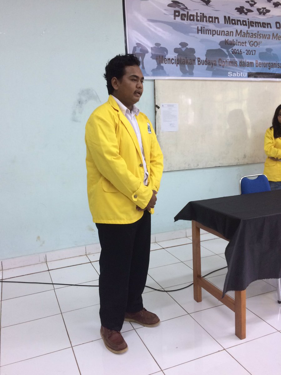 [LIVE REPORT]
Dari kiri-kanan
Sambutan dr Project Officer PMO 2016 M. Ridwan dan perwakilan dari HMM GO yakni DPD 2 Cecep Heryana #PMO2k16