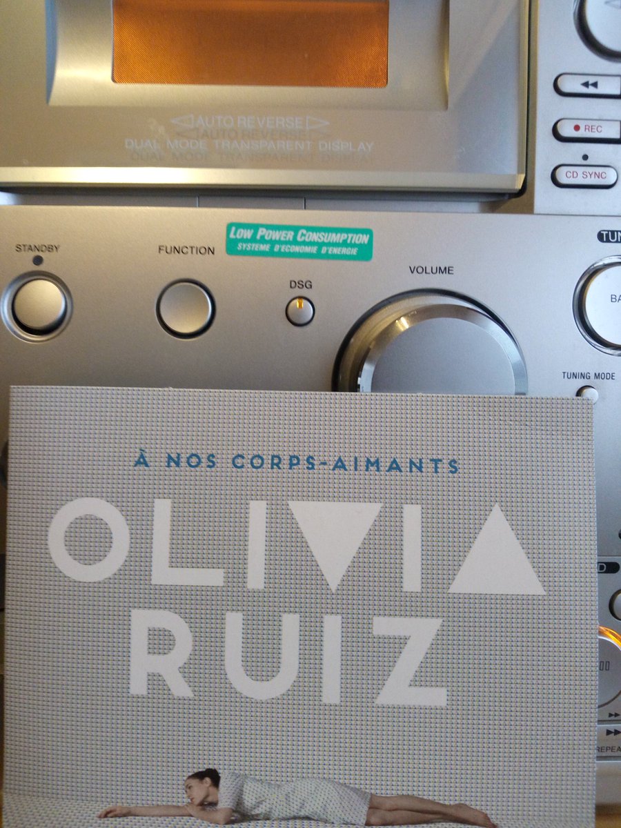 Le week-end commence avec l'écoute du nouvel album d'@OliviaRuiz, #ANosCorpsAimants. (@MercuryFrance) #Music