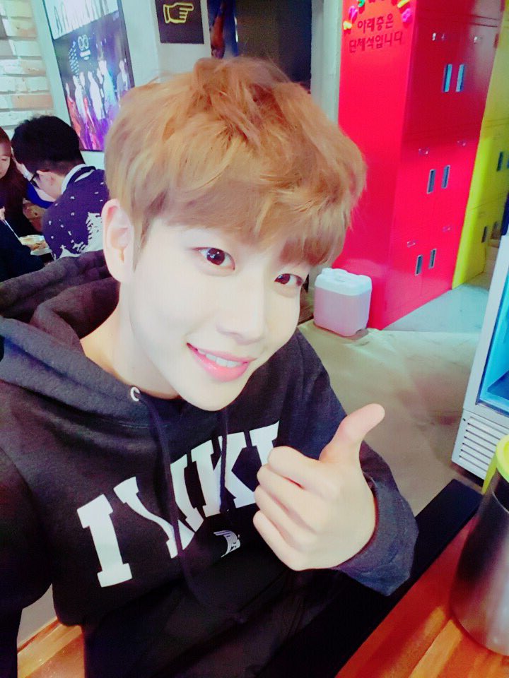 fantagiomusic_'s tweet photo. [#아스트로] 잠시 후 4시 55분부터 아스트로 #MJ 가 패널로 출연하는 MBC #우리결혼했어요 가 방송됩니다💖 엠제이와 함께 본방사수 잊지마세요😊 #고백 https://t.co/tUxoRWyX9N