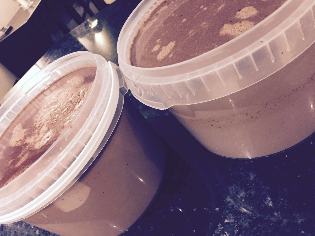 We have yummy hot #chocolate to warm you up as you browse <a href="/BarnesFarmersMk/">BarnesFarmersMarket</a> today.  See you there from 10am #cakes #londonfarmers