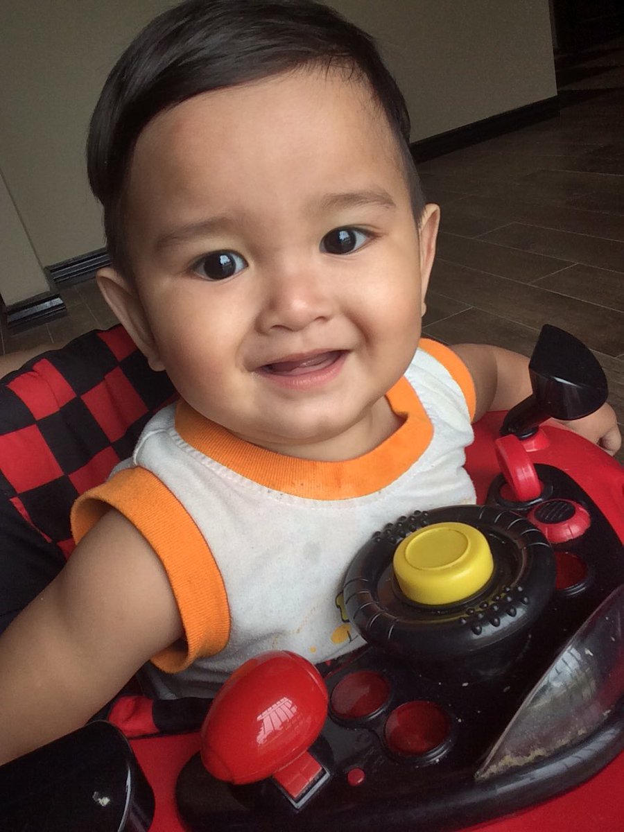 liabaelity's tweet image. Rayyan's first tooth is about to pop out! Alhamdulillah.. Mummy feels so blessed to get to see this ☺️🙏🏻 #happymommy #teething #firstteeth