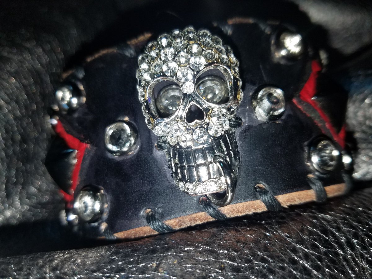 conte_dennis's tweet photo. #checkouthis #dennisfcontedesigns #oneofakind #handmade #Skullcuff #topqualityleather @MadeFromRI @jaggerrae @litaford @The_Metal_Mag https://t.co/cb40AVrG0j