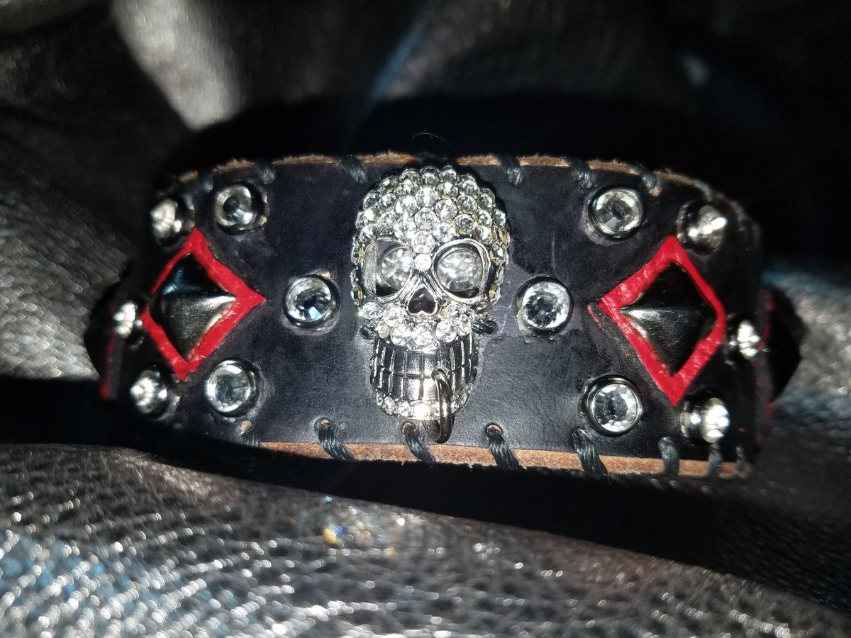 conte_dennis's tweet photo. #checkouthis #dennisfcontedesigns #oneofakind #handmade #Skullcuff #topqualityleather @MadeFromRI @jaggerrae @litaford @The_Metal_Mag https://t.co/cb40AVrG0j