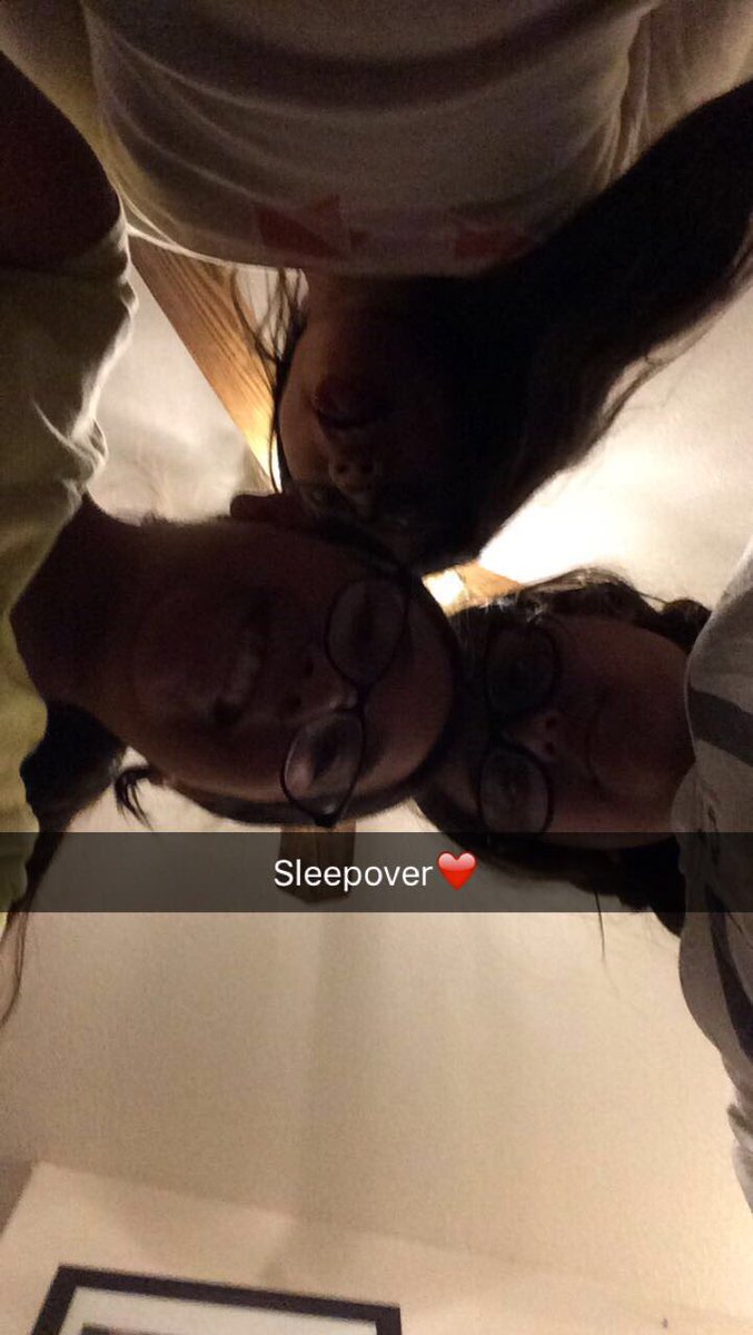 OmGiTsJuLeS's tweet photo. At a Slumber Party!!!! https://t.co/r4ESxnGEtR