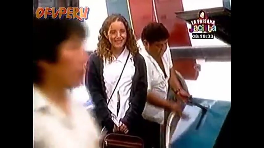 ChiviIntensa's tweet photo. Cuando llegó a Lima FELIZ 19 LA RICA VICKY https://t.co/RrUXsDwBCt