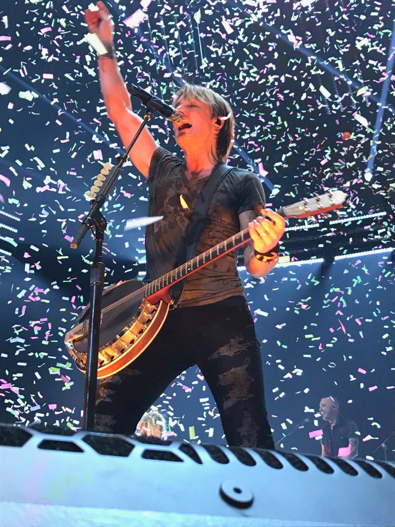 Keith Urban News UpdateKeith On Tour: Milwaukee, Wisconsin*ripCORD