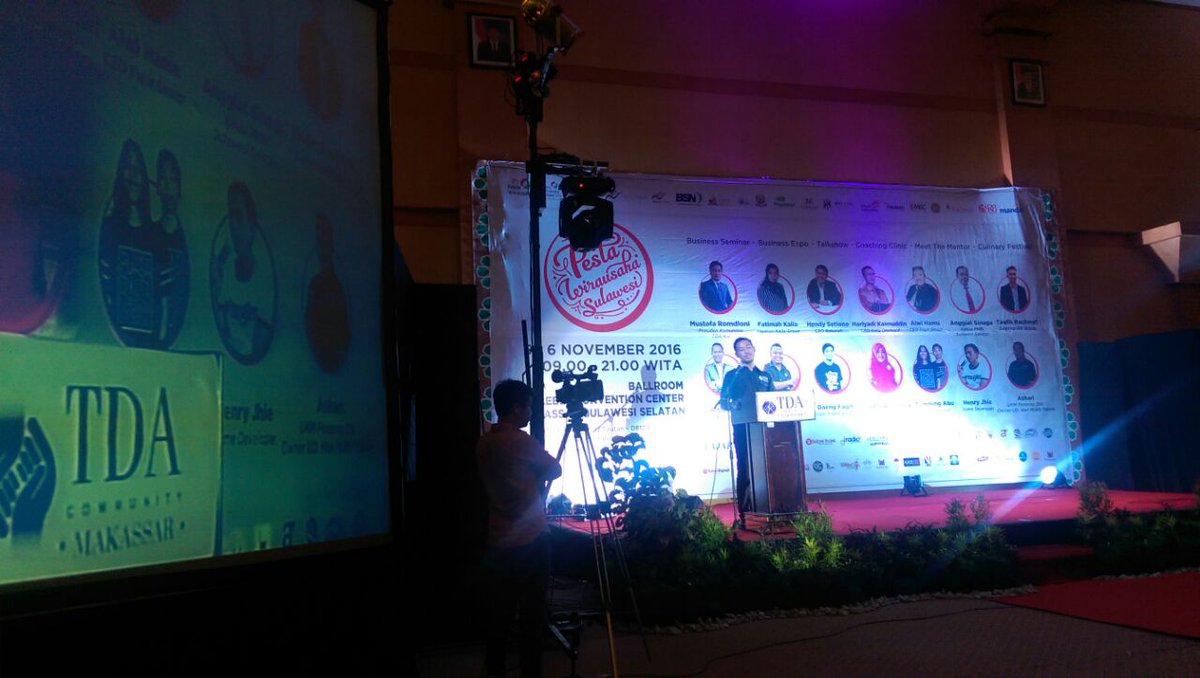 TanganDiAtas's tweet photo. Today! #EventTDA #PestaWirausaha roadshow #PWWilayah. Seremonial pembukaan PW Sulawesi 2016 @PWmks @TDAmakassar https://t.co/74UvBIYe2V