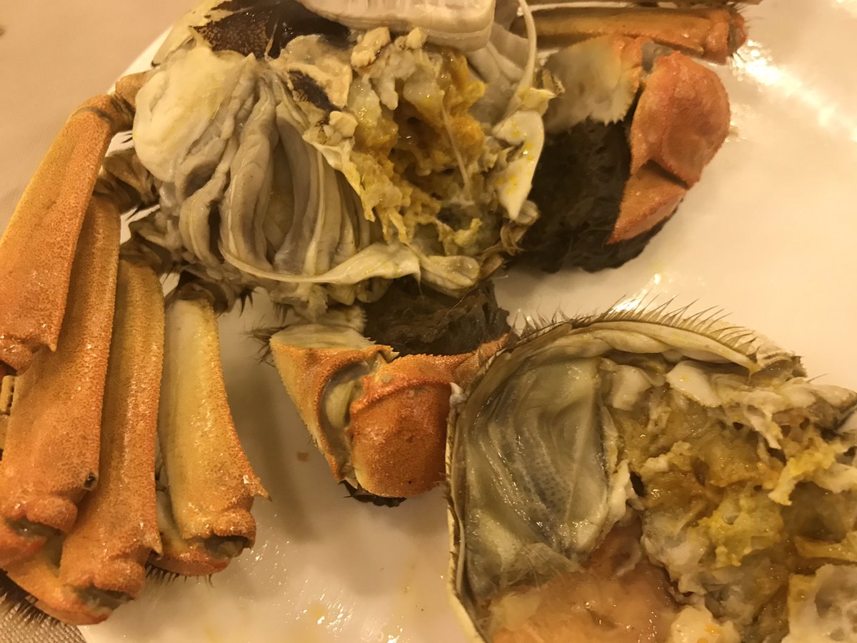 坂本雅司 A Twitter 世界辺境料理研究 深圳 電気街駅周辺には 生簀を使った大型シーフードレストランが林立 選んだ魚を料理 シャコの唐揚げ マテ貝野菜炒め そして蒸し上海蟹 上海蟹は香港高級店の約1 10 他の料理は 香港の1 2から1 3の値安感