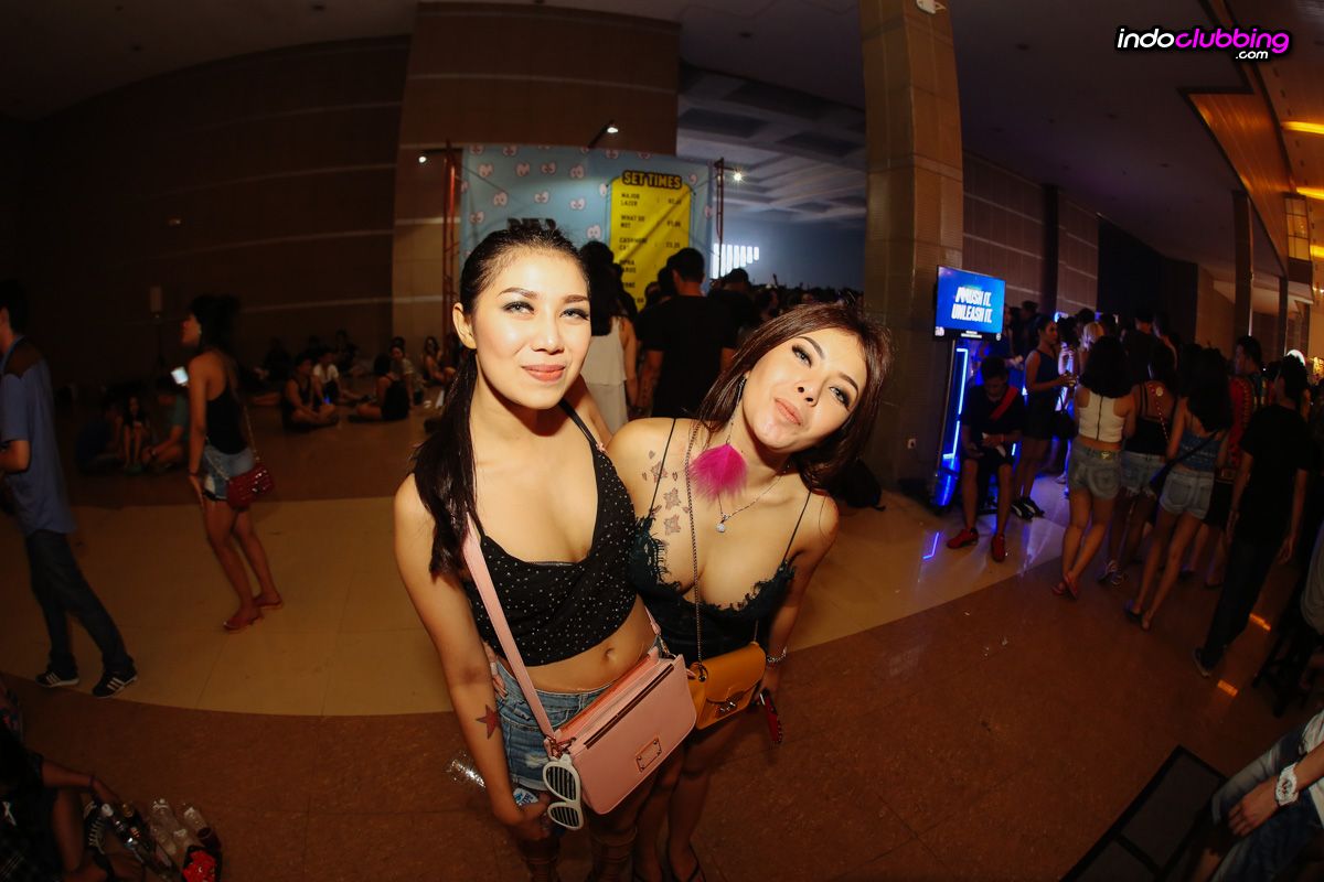 indoclubbing's tweet photo. #ICPHOTOS #DWP15 - Djakarta Warehouse Project 2015 - Day1 @JIExpo > https://t.co/A2wkwcTU2U #Throwback https://t.co/yw5PFMJ6c4