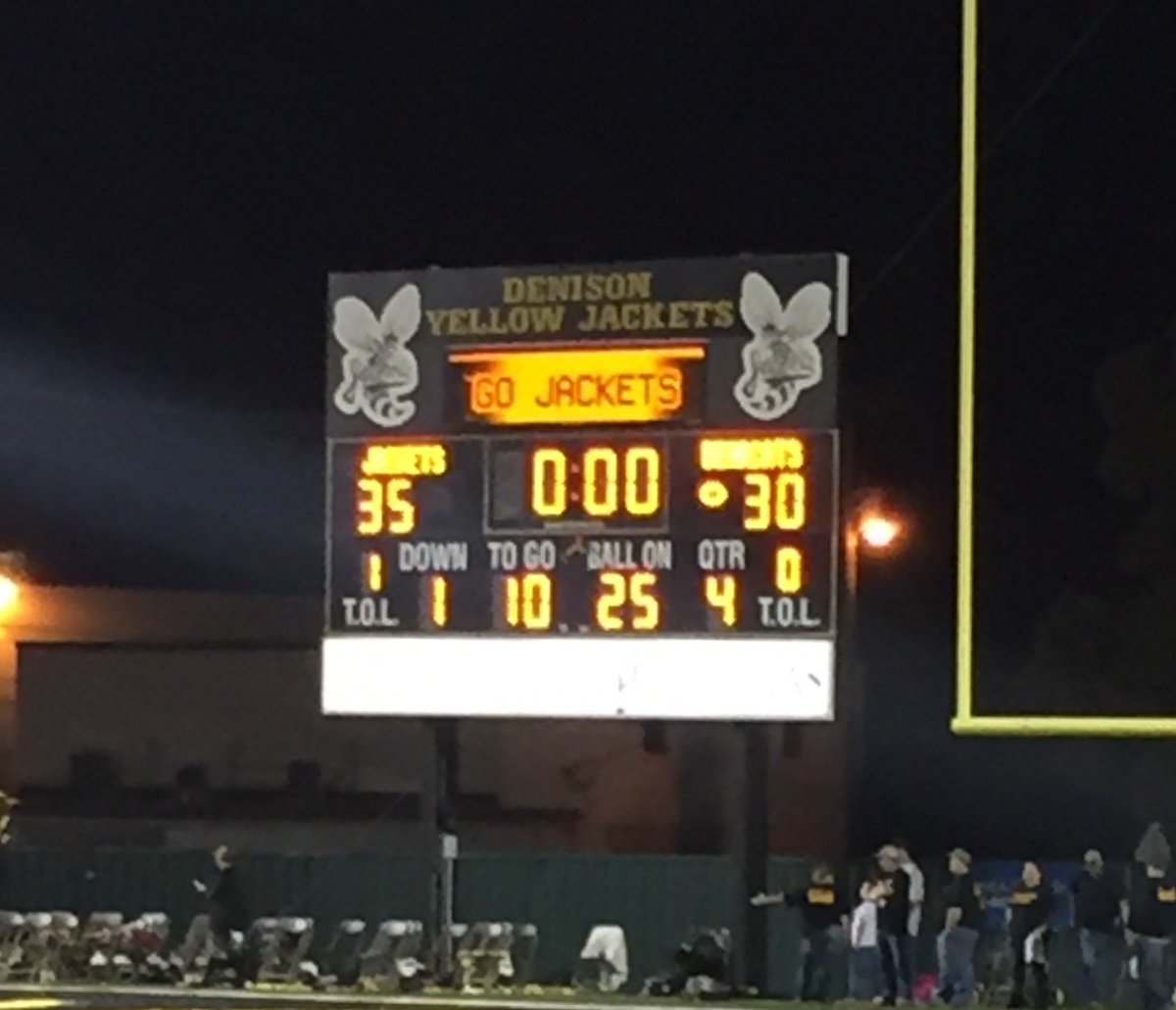 DABCBoosterClub's tweet photo. Our Boys of Fall did it! They fought and kept the Ax! #BOTA2016 #4PEAT #DenisonProud https://t.co/hlaTNtjkXl