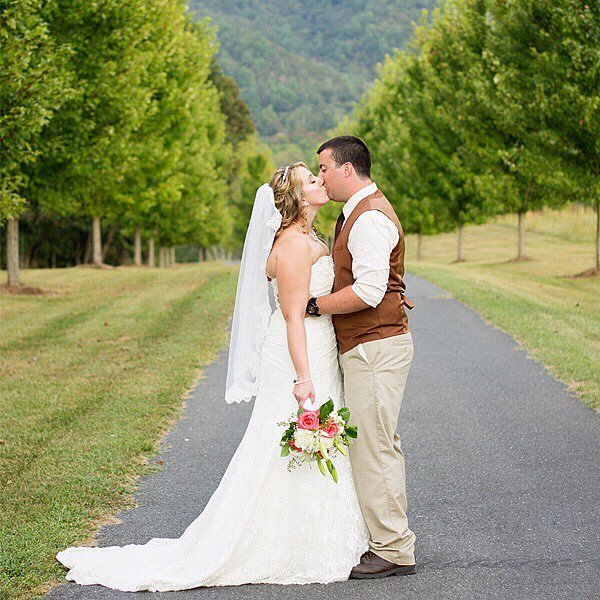 NNicelyPhotos's tweet photo. "The best love is the kind that awakens the soul...." #nnicelyphotography #riverridgeranch… https://t.co/E1lMAHQIuJ https://t.co/3pOiEMNM4G