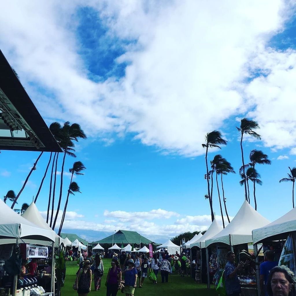QKCMaui's tweet photo. Pre-rain #aloha at @madeinmauicountyfestival !! @qkcmaui is a proud supporter of #MauiMade! #MIMCF2016 #ShopQKC https://t.co/nSHNAwQtaW