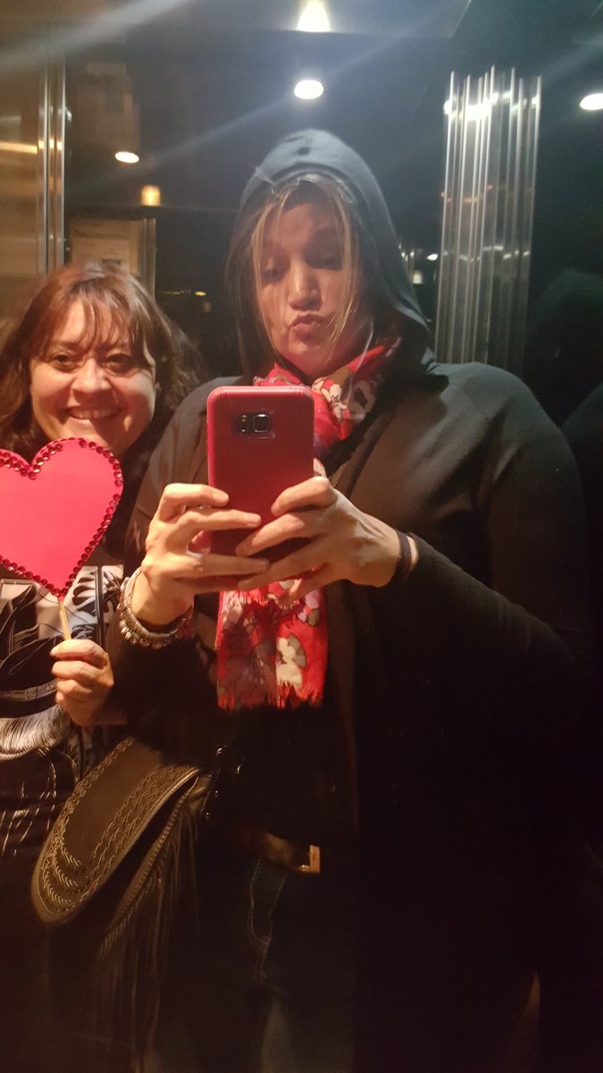 debb_babeleit's tweet photo. Muy buenos días y nuestras madrugadas buen comienzo de finde #fotoasensor @Chenoaoficial @LilinPatito https://t.co/lnRHDLMFYh