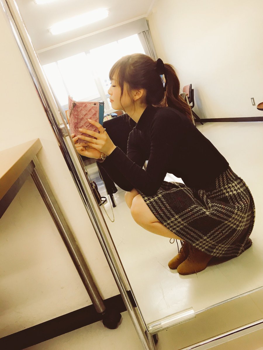 グリーンチェックのミニスカート♡黒のハイネックに黒のリボン