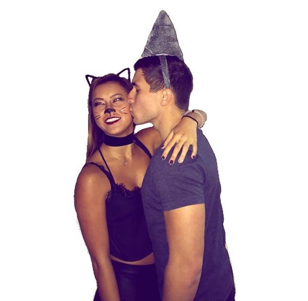 mark7_dev's tweet image. Moment of silence for how fire🔥 my girl is 😍