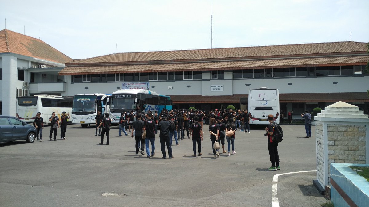 blackxperience's tweet photo. 1st stop! Markas Koarmatim. Gokil abis sistem pertahanan Indonesia. #JamboreBCC2016 https://t.co/2qZo9Un8Mc