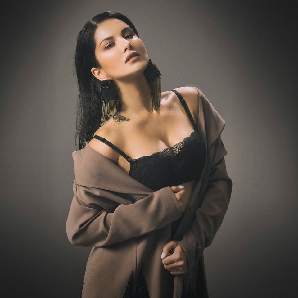 SunnyLeone010's tweet photo. Shooting with the amazing @subisamuel today !!! https://t.co/xyH3crthka