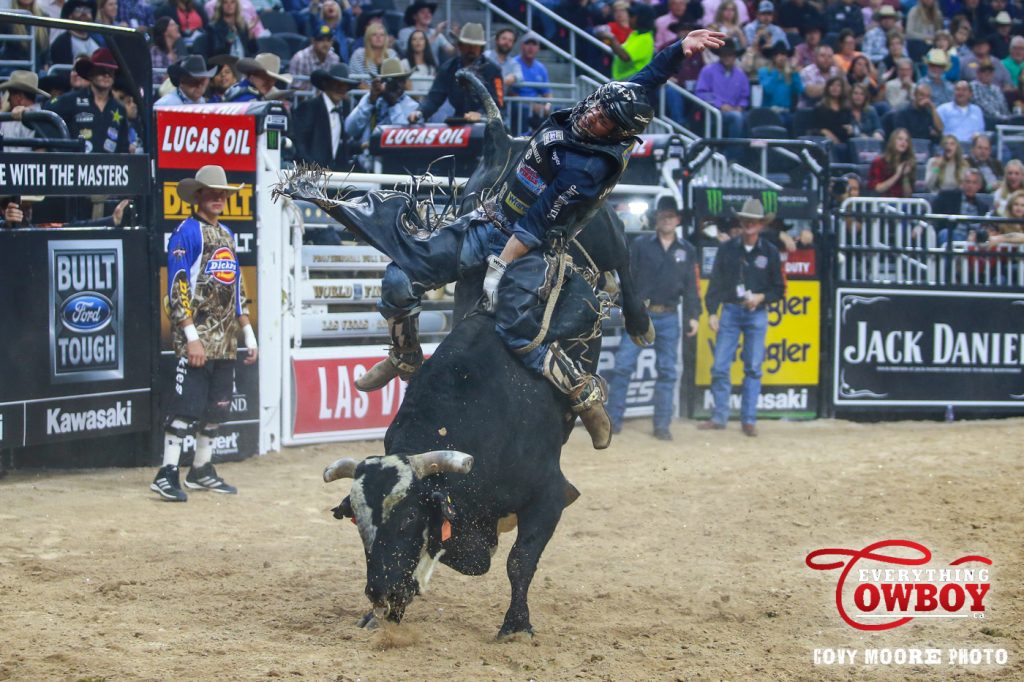 .<a href="/TyPozzobon/">Ty Pozzobon</a> continues to lead the #PBRFinals after a second place, 88.5 point performance in Round 3. 

MORE: everything-cowboy.com/featured-post/…