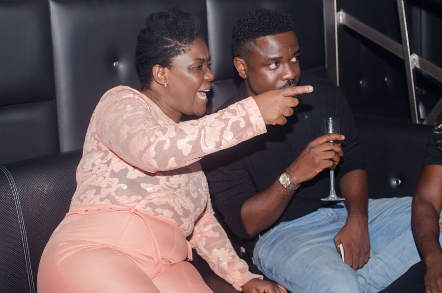 sarkodie's tweet photo. Happy happy birthday Mama Cee!!!!!!!! Wanted to be first but 🙈 .. God bless you @CynthiaQuarcoo https://t.co/ELBkfos0Q0