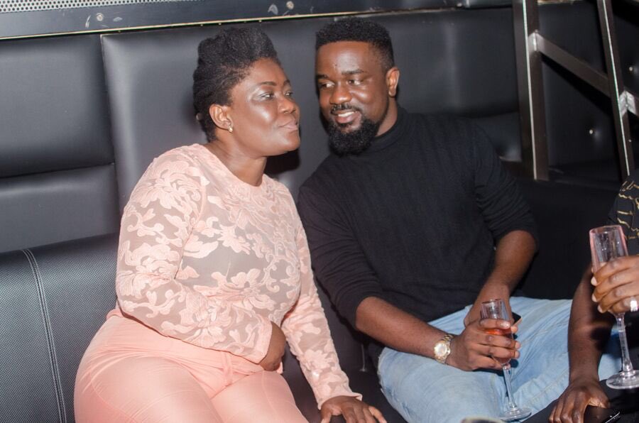 sarkodie's tweet photo. Happy happy birthday Mama Cee!!!!!!!! Wanted to be first but 🙈 .. God bless you @CynthiaQuarcoo https://t.co/ELBkfos0Q0