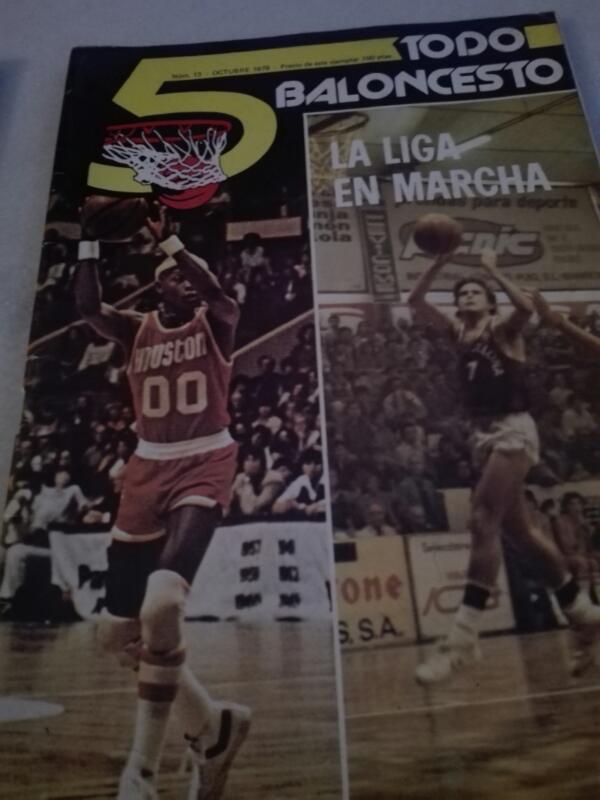 estu1971's tweet photo. ¡Encontrado en @regateame! Dos revistas miticas de finales de los 70 https://t.co/iWmMla75or https://t.co/SL4Ki4SoCG