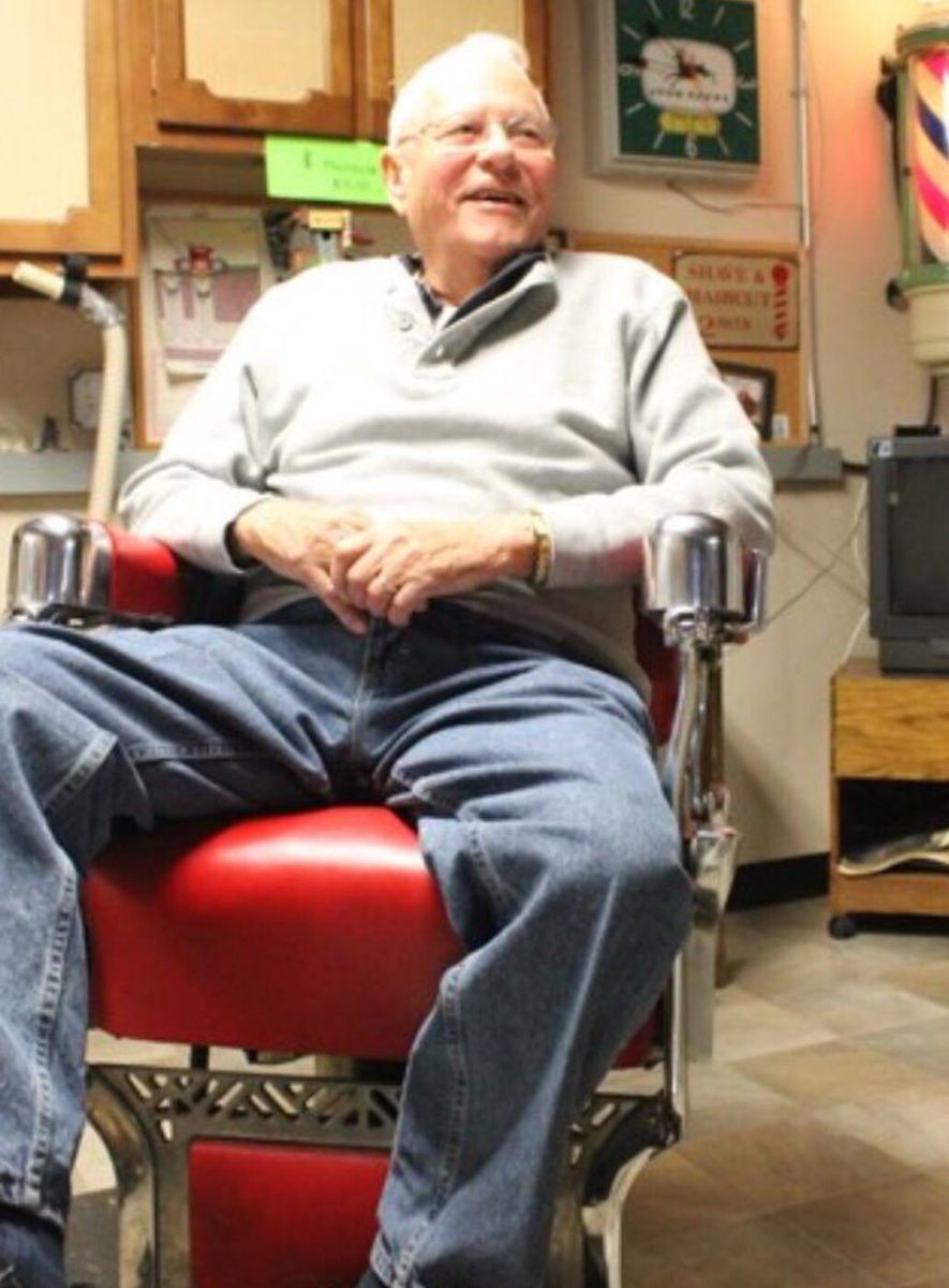 darrenrovell's tweet image. Cubs fan Darel Sterner, 85, of West Liberty, Iowa, died in hospice care 3 hours after team won World Series (via @mikekilen)