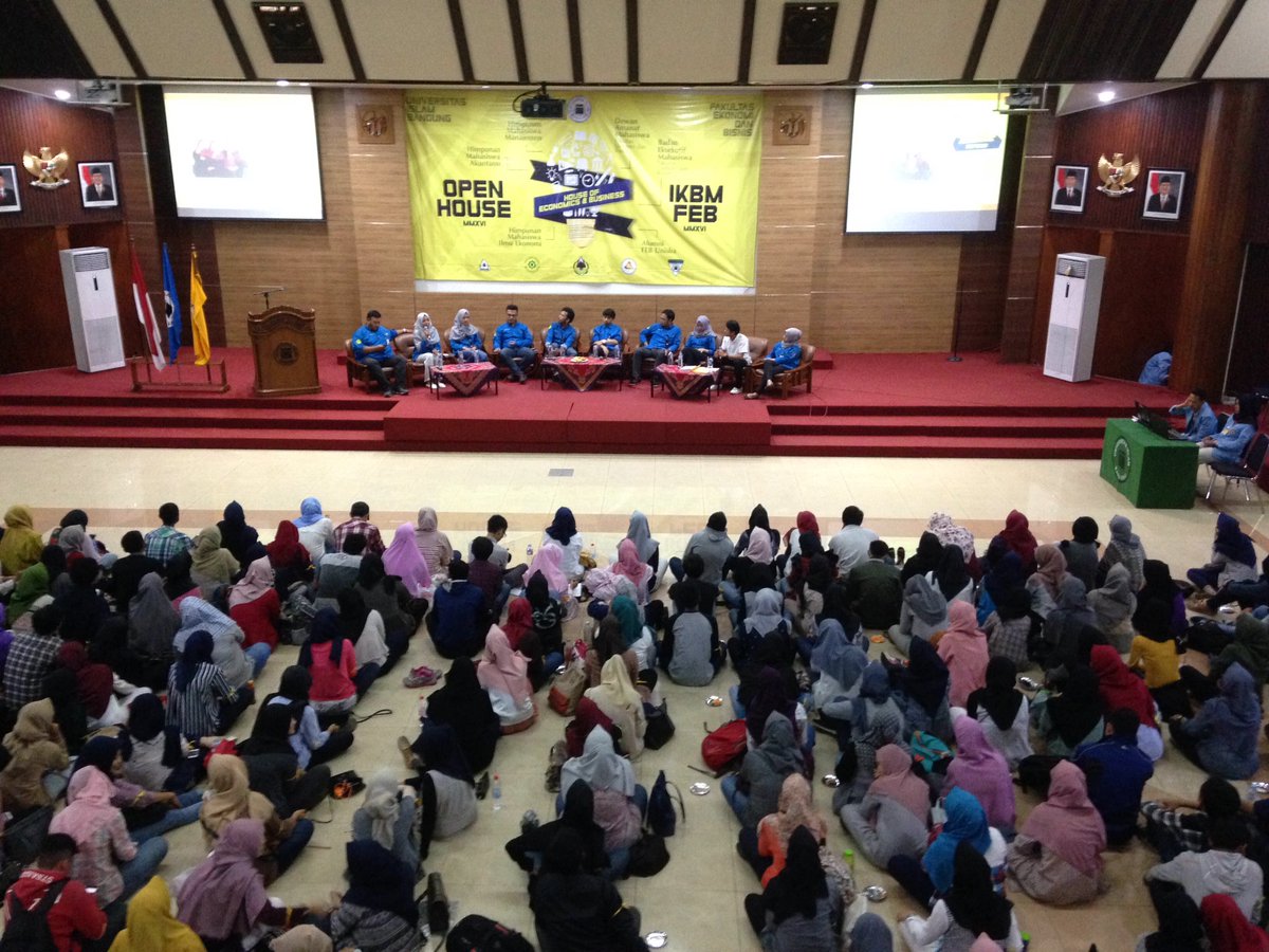 Sedang berlangsung open house IKBM FEB, untuk para mahasiswa baru segara merapat ke aula