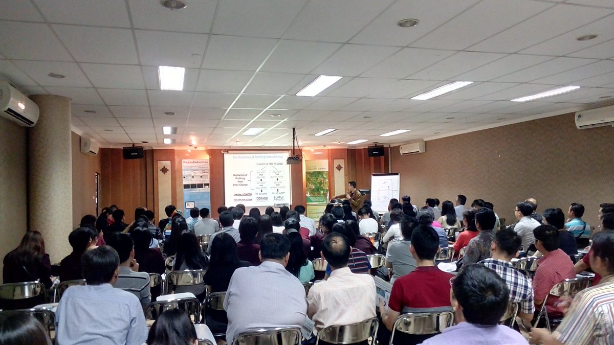 angraeni88's tweet photo. Seminar: HOW TO MAKE MONEY @INDONESIA STOCK MARKET. IT&amp;B Campus Medan, 05 Nov 2016. @paninsekuritas @Panin_AM https://t.co/5Yoj2YiiBV
