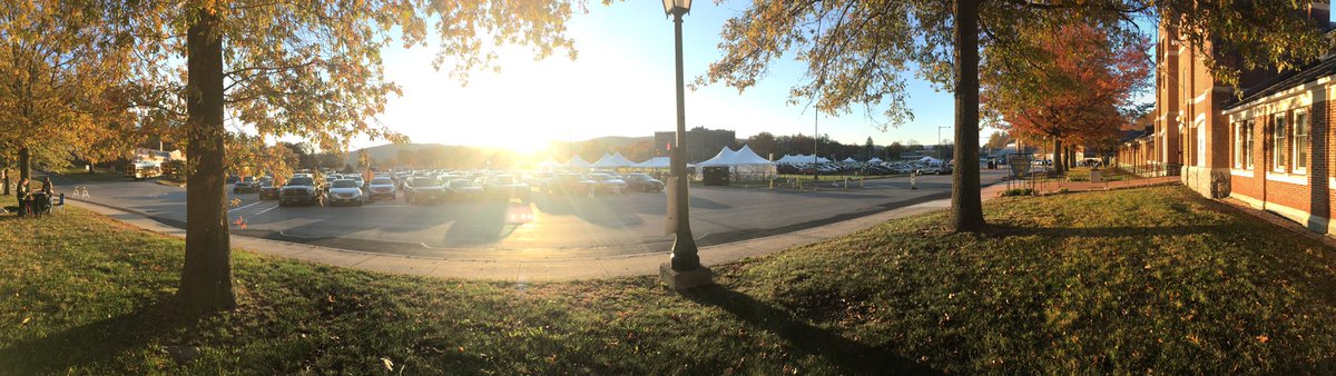 JoePro41's tweet photo. It's a beautiful day not to be Air Force #BeatAirForce #GoArmy #RollArmy #AFvsARMY #ArmyFootball #BeatChairForce https://t.co/MhULBy2xQn
