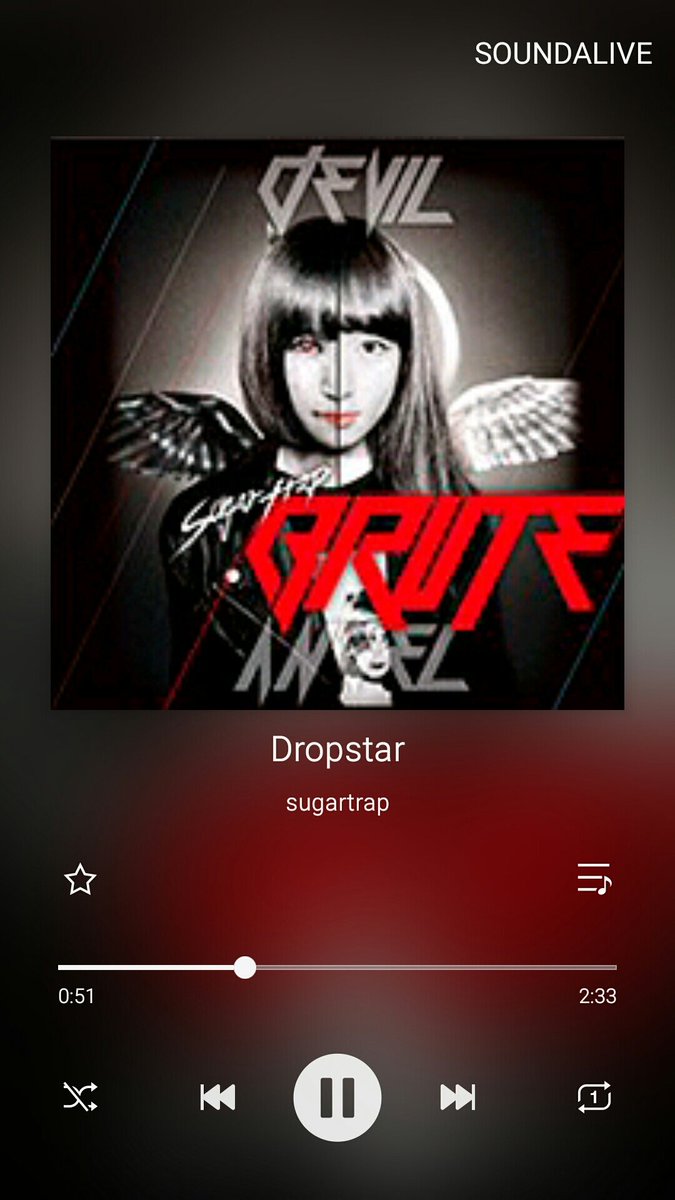 masikeda's tweet photo. 昨日手に入れたCD早速電車🚃の中でヘビロテしてます。
なんか違う???
#sugartrap
#Dropstar https://t.co/81Y93r5jSO