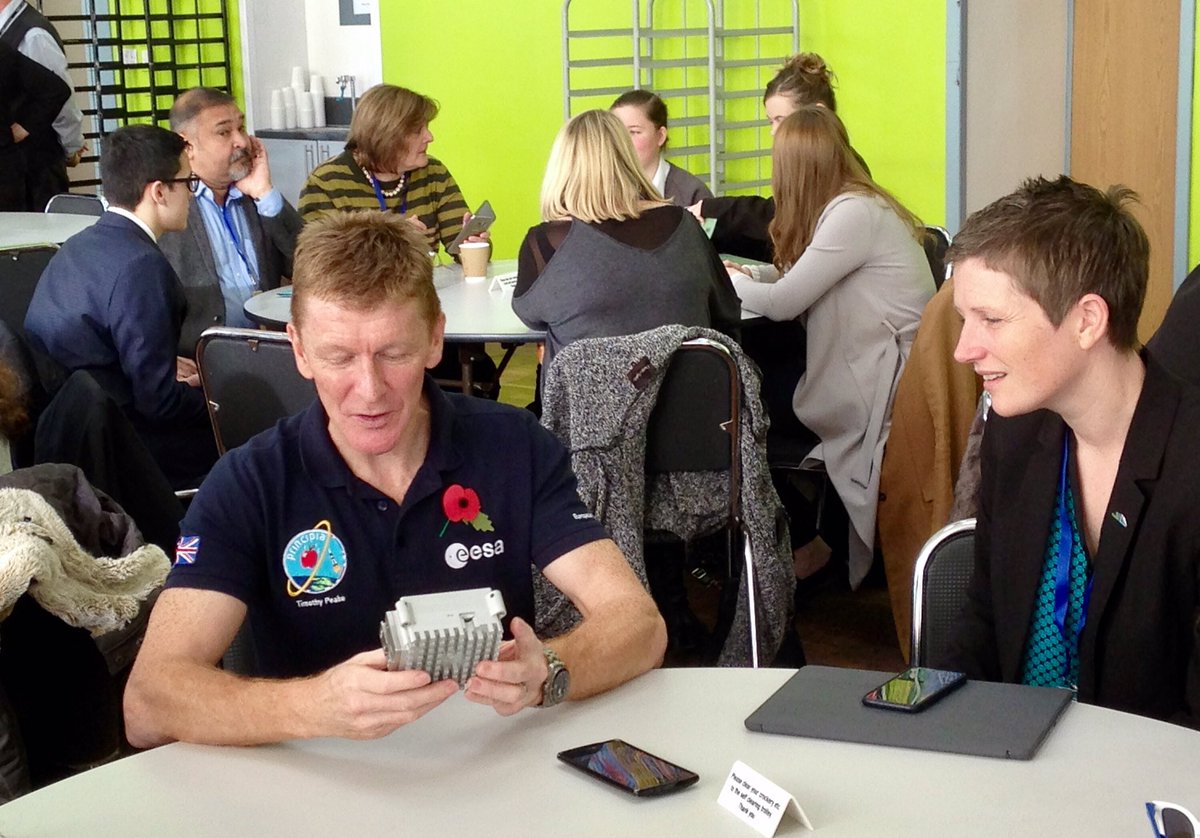 UTCLincoln's tweet photo. Look who we met! @astro_timpeake #Principia #starstruck https://t.co/ndUmDirRag