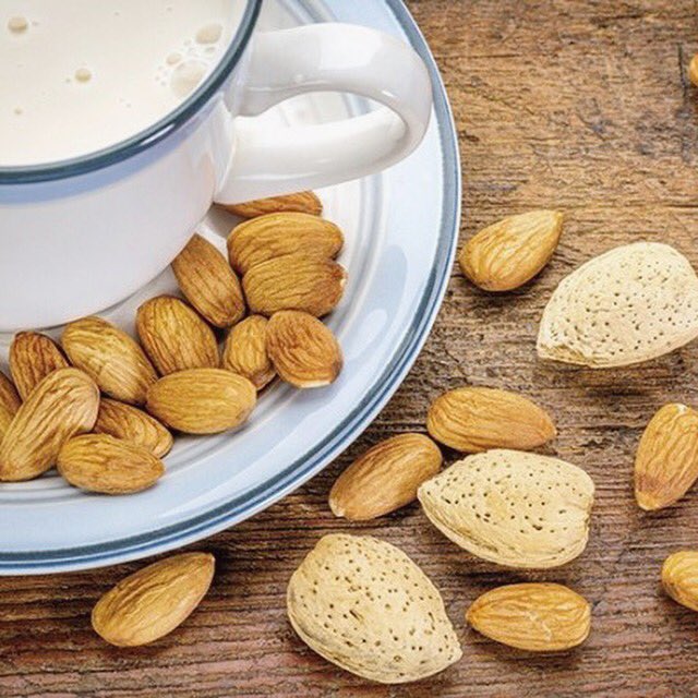 Latte di mais e mandorle con Imetec #SuccoVivo. La #ricetta succovivo.imetec.com/it/ricette-est…