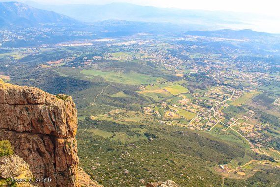 VillagesdeCorse's tweet photo. #Randonnée au #MonteGozzi à #Appietto avec vue panoramique sur le grand #Ajaccio. Altitude 700 mètres. #Corsica #Corse #MontGozzi https://t.co/jRT07MJhxz