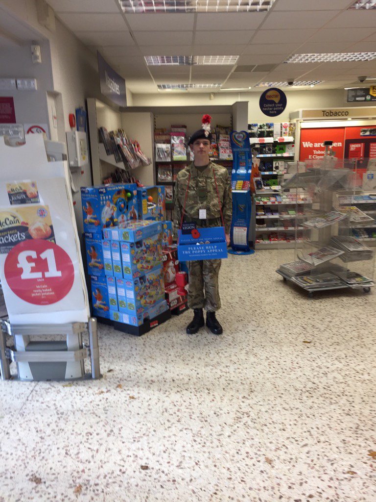 Donwan71's tweet image. @nacfpro poppy collecting at Sainbury's #jsn04 #poppython #ACFRemembers @armycadetsuk