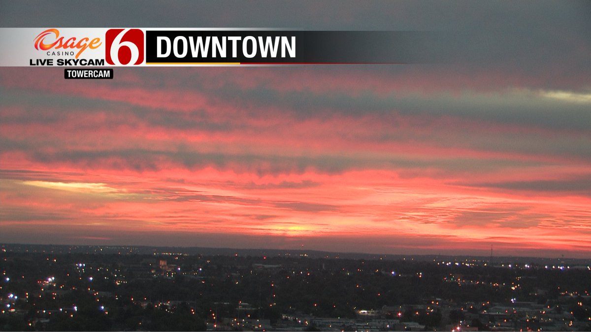 Saturday sunrise, take 2: And the colors just keep gettin' better! Absolutely beautiful. #okwx