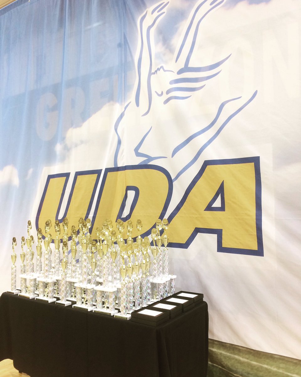 The Floyd Central competition is about to kick off. Merde to all the dancers competing! Cannot wait to see you pour your hearts out! 💙🌟