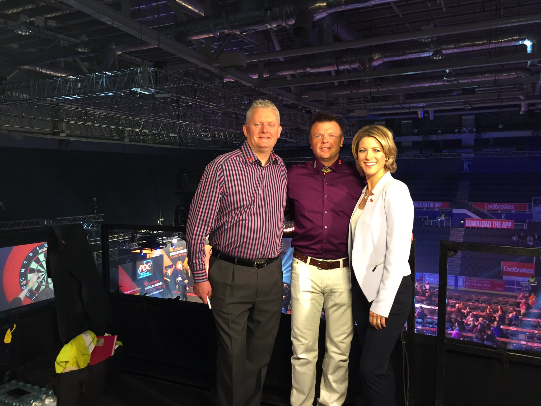 Jacqui Oatley on Twitter "We're all colourcoordinated and ready to go