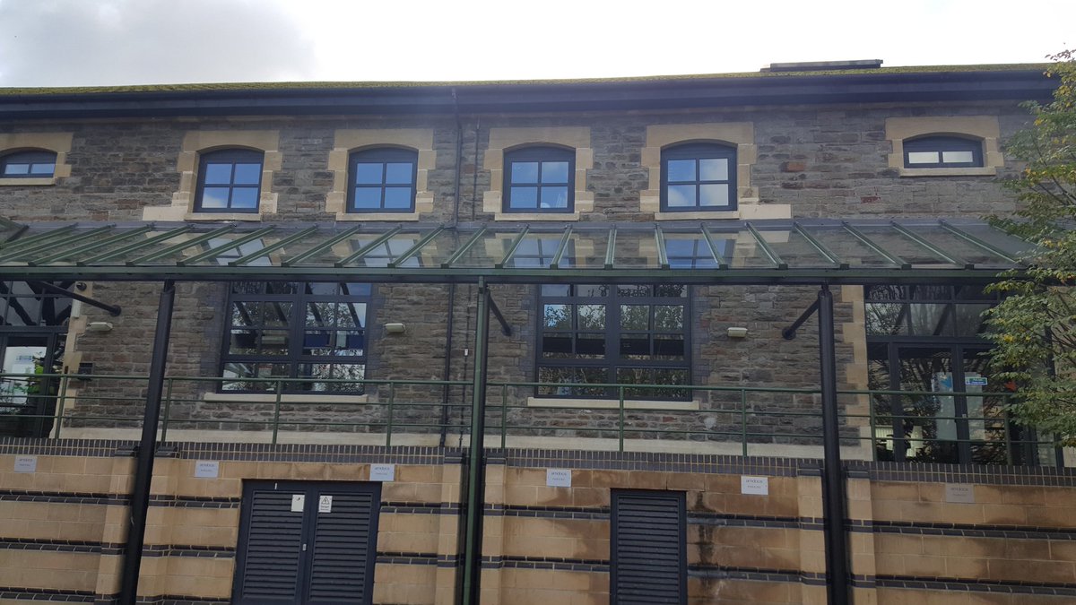 Hodge_Services's tweet photo. #commercial #window #cleaning
#Woking https://t.co/doyqt3ucn9