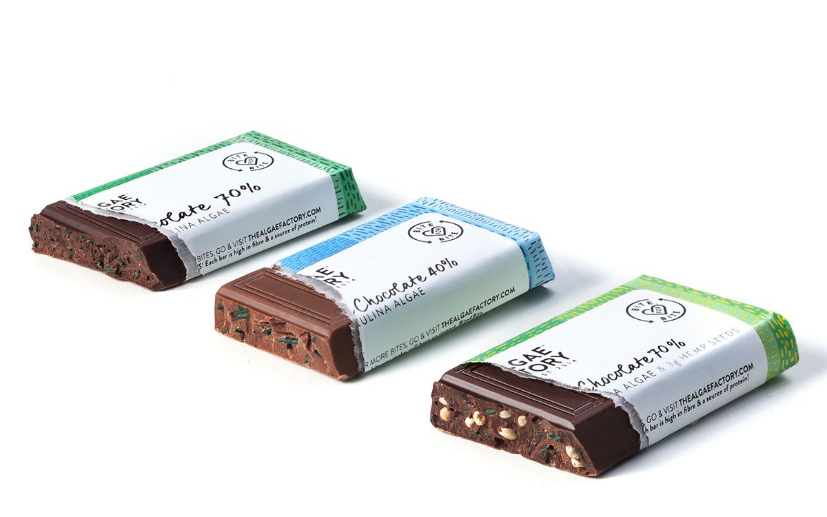 #Enjoy the #weekend with #super #crunchy #algae #snacks! #chocolate #spirulina #food #protein #energy #detox #algae shop.thealgaefactory.com/collections/al…