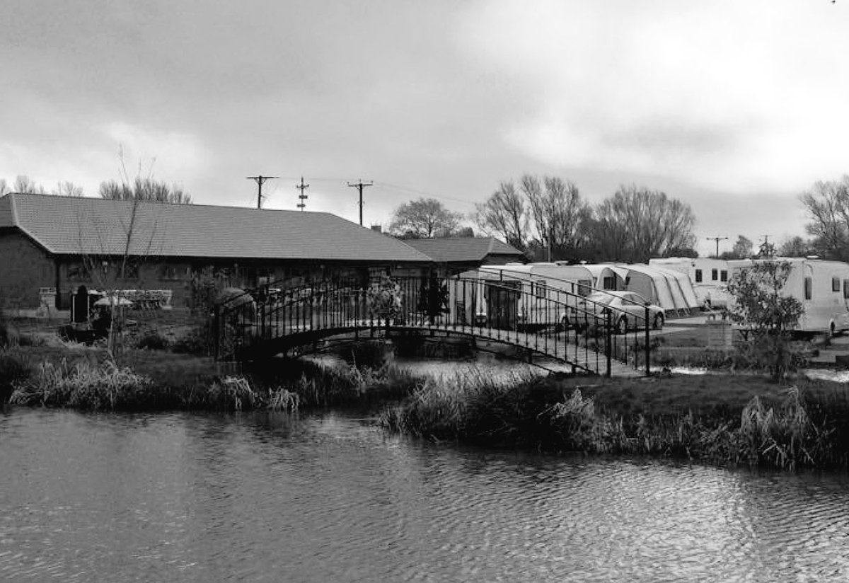 CaistorLakeCvan's tweet photo. Caravan pitching is only a stone's throw from the Restaurant and other facilities. Call now to book your stay!#caravanclub @Visit_Lincs https://t.co/At0FhqTRRy