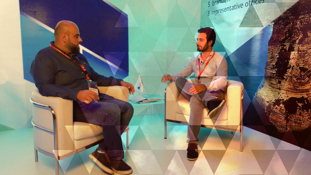 #BoBlive interviewer <a href="/MeetLebanon/">EliasBeam</a> interviewing @gass_af co-founder @moodfit_me #BDLA16