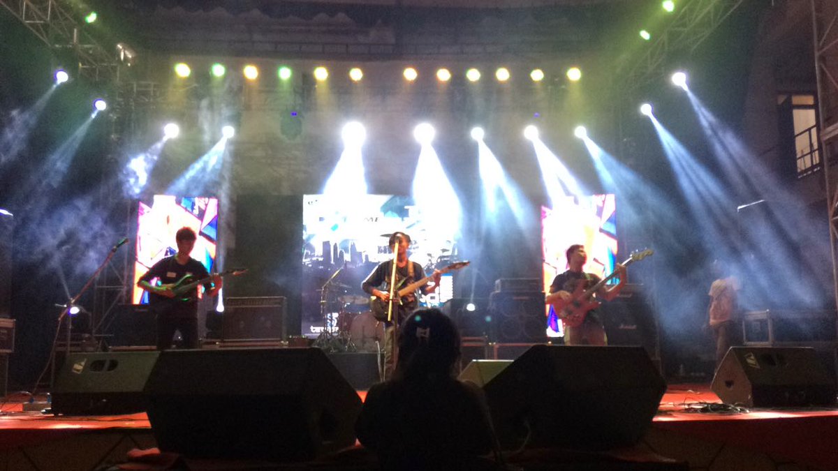 Time for the 4th band Vegabonds to take stage at <a href="/meri_tempest/">𝐓𝐄𝐌𝐏𝐄𝐒𝐓 𝟐𝟐</a>