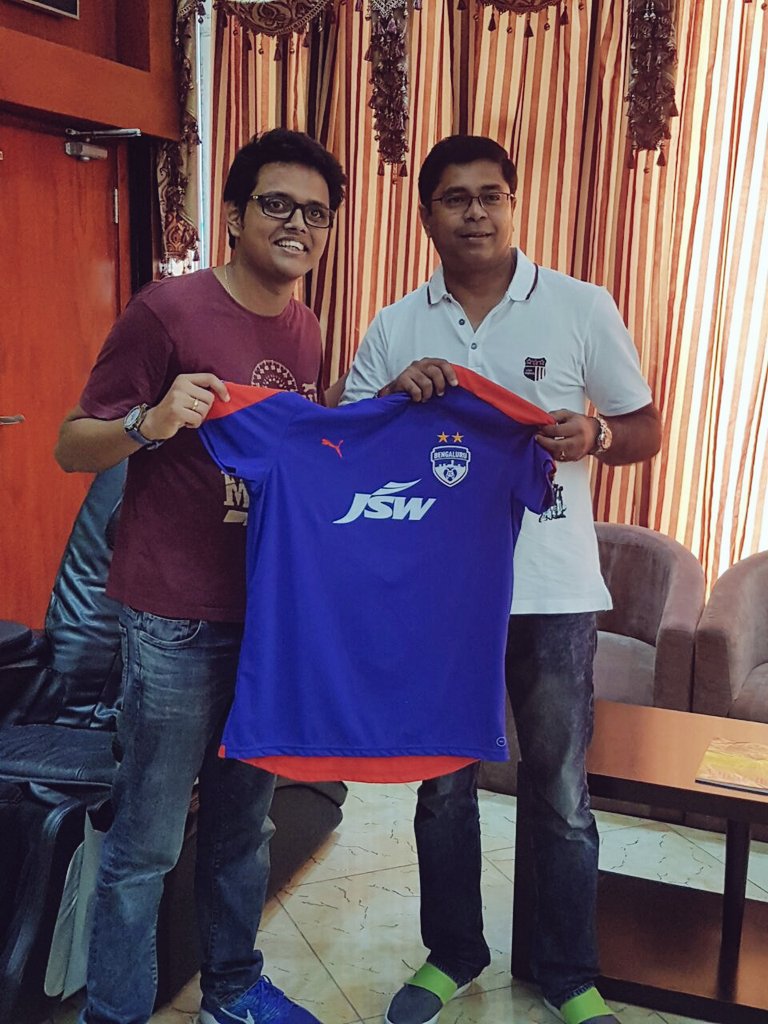 WestBlockBlues's tweet photo. Karnataka Qatar Sangha joins the #WestBlockBlues Family. Thank you for the wonderful welcome. Let's get that trophy together. 6 more hours. https://t.co/B4QUwwnaUS