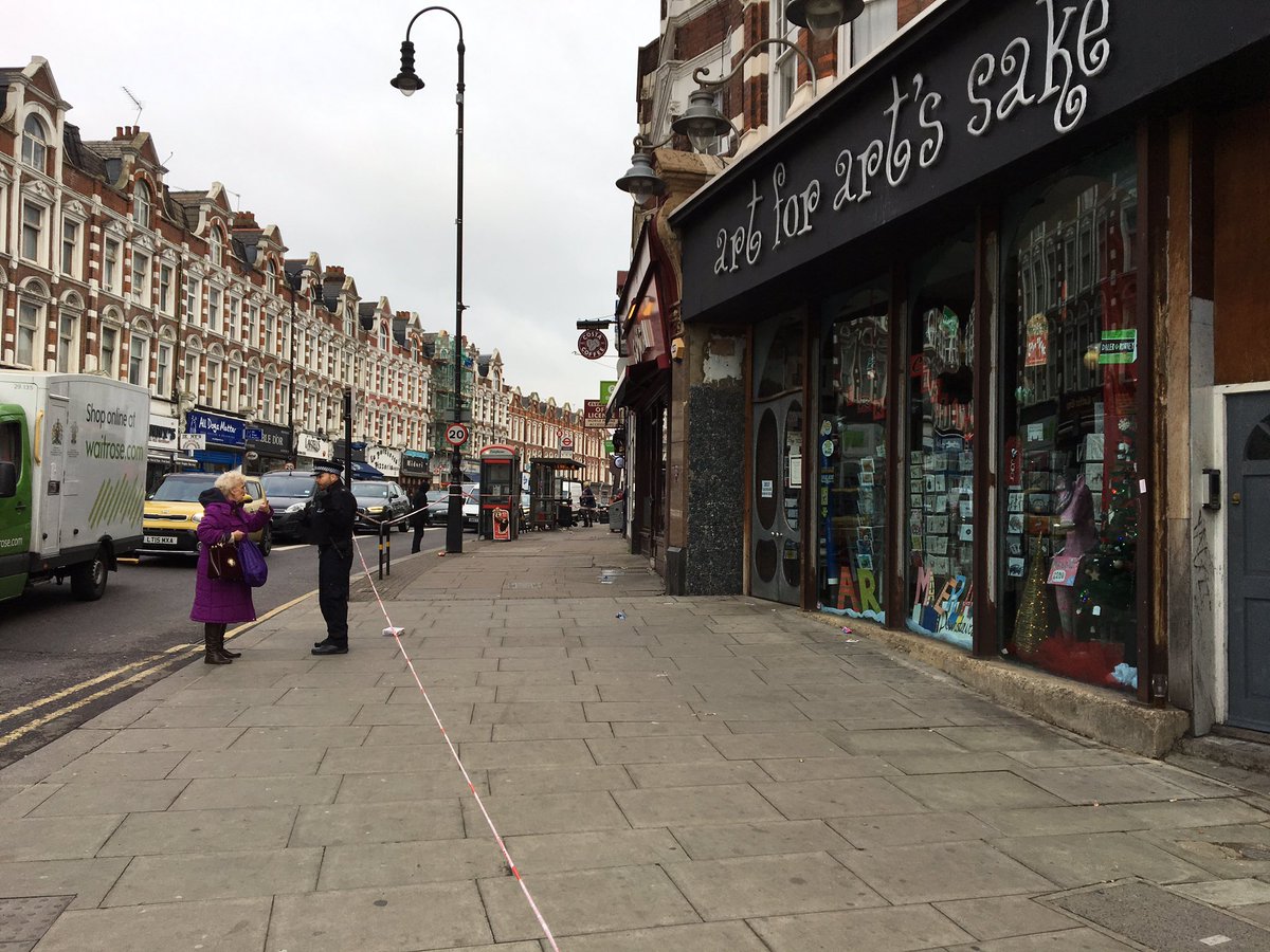 Muswell Hill cordoned off by the police all the way From Waitrose to the Ally Pally bus stop. #london #news