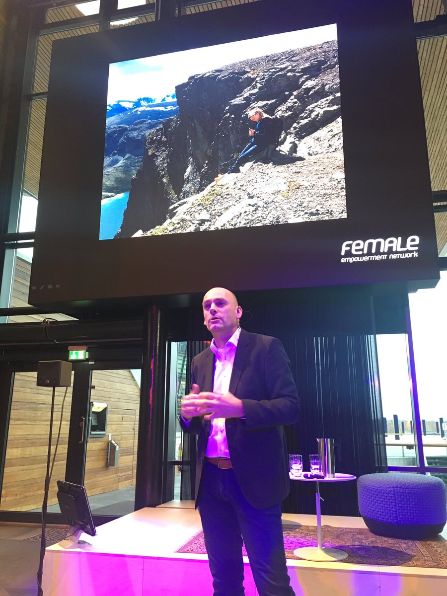 MariaArchon's tweet photo. Personligt och inspirerande tal av @Mobilsjefen igår på #telenorfemale https://t.co/34ExykYPnh