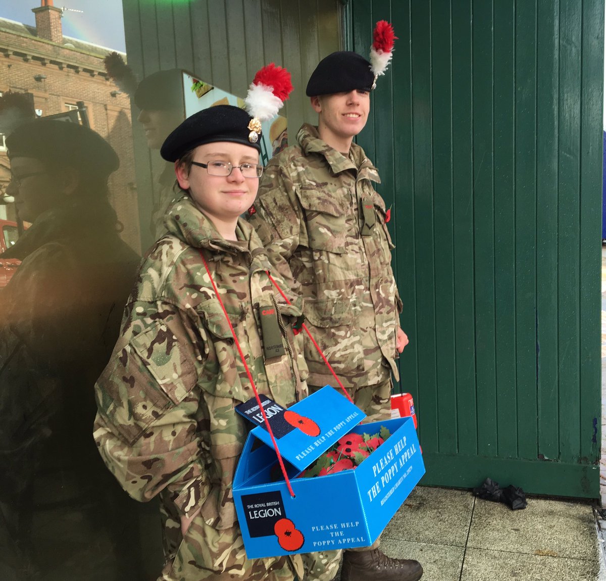 NorthumbriaACF's tweet image. Braving the sleet, yes SLEET in Whitley Bay. Brrr! Well done @monkseaton_det ❄️ #ACFRemembers @ArmyCadetsUK #poppython