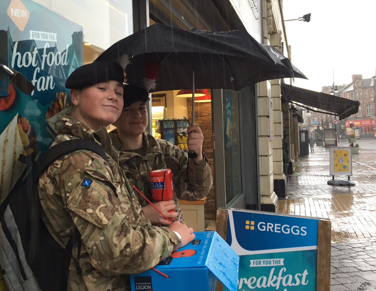 NorthumbriaACF's tweet image. Braving the sleet, yes SLEET in Whitley Bay. Brrr! Well done @monkseaton_det ❄️ #ACFRemembers @ArmyCadetsUK #poppython
